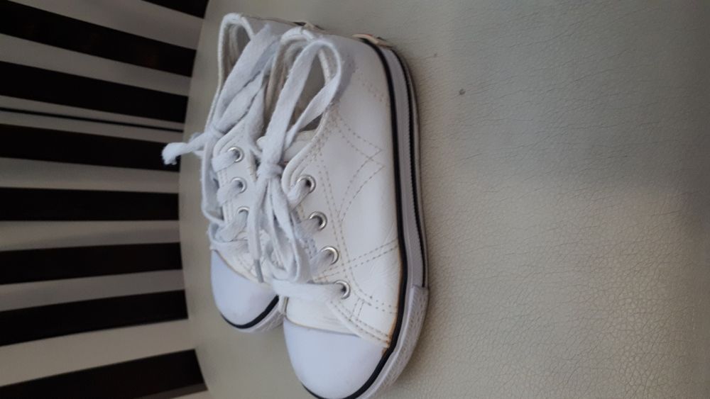 Маратонки адидас