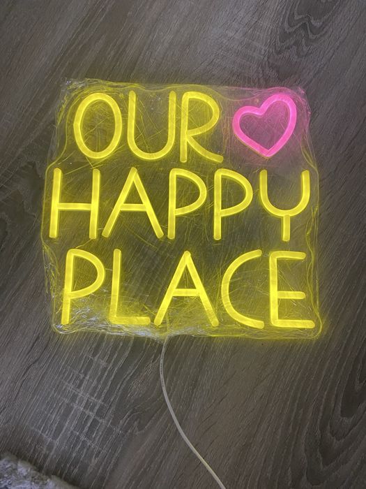 Led Neon ,,OUR HAPPY PLACE" ,nou