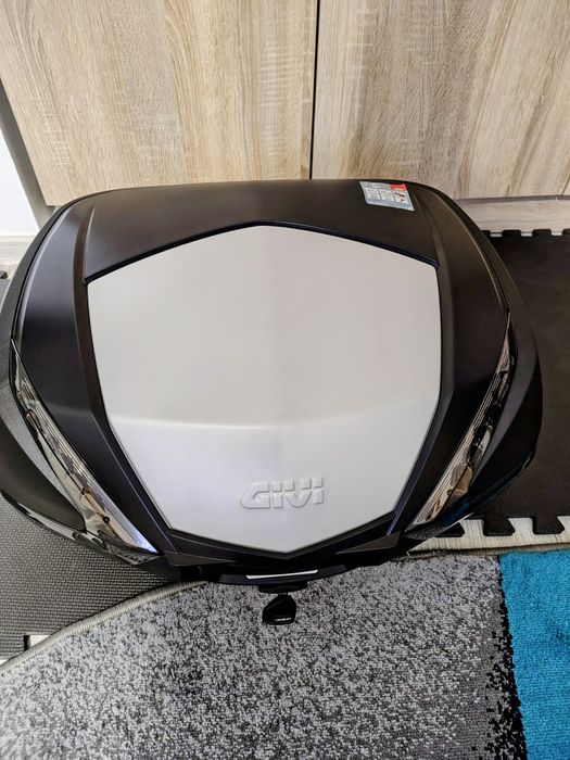 Topcase top case cutie moto Givi V47
