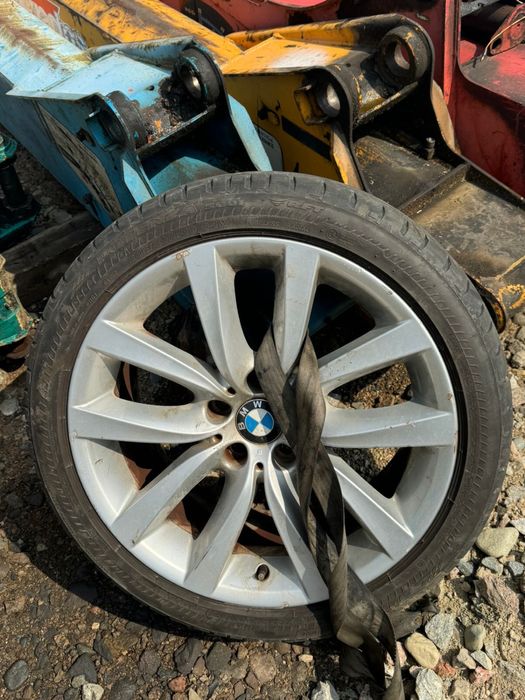 Продам резину с дисками летнюю на вмw