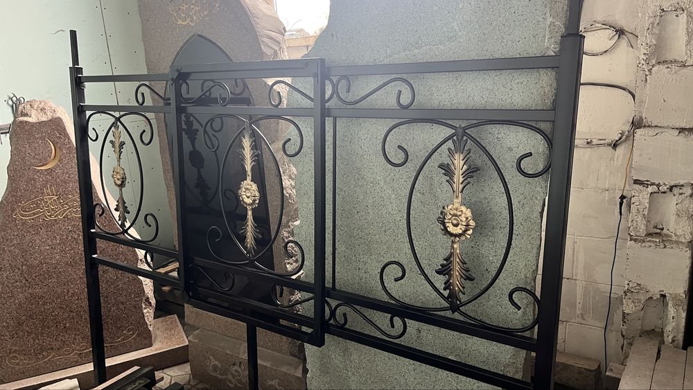 Мусульманские памятники плиты в мазар