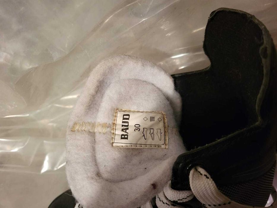 Коньки хоккейные. Размер 30