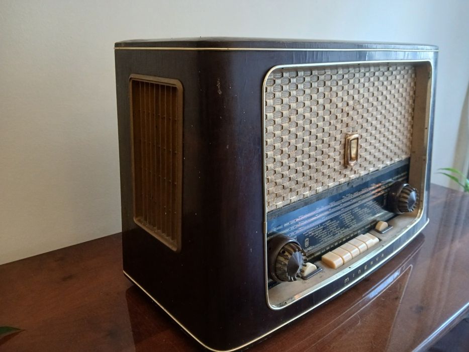 Radio cu lămpi Minerva Record W ,Viena,an 1955.