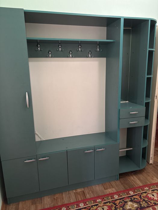 Прихожая для одежды и для белья, в отличном состоянии