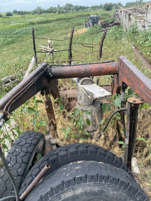 Продам рабочий трактор со всеми агрегатами