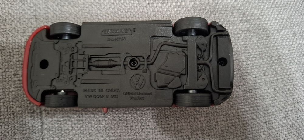 VÎND machetă VOLKSWAGEN GOLF 8 GTI din metal de colecție