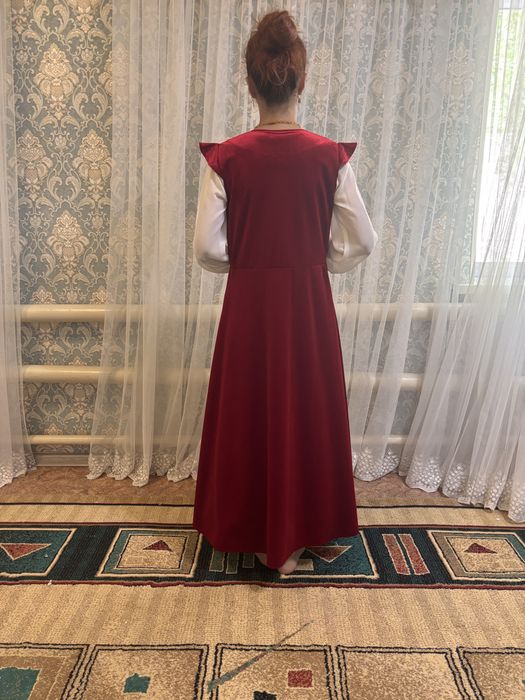 Продам камзол с платьем