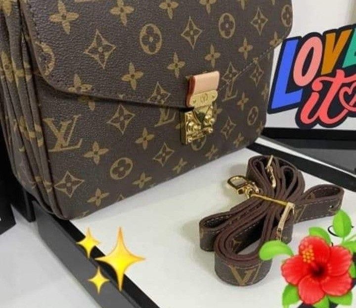 Geanta LV Pochette Metis,curea detasabila, saculet, etichetă