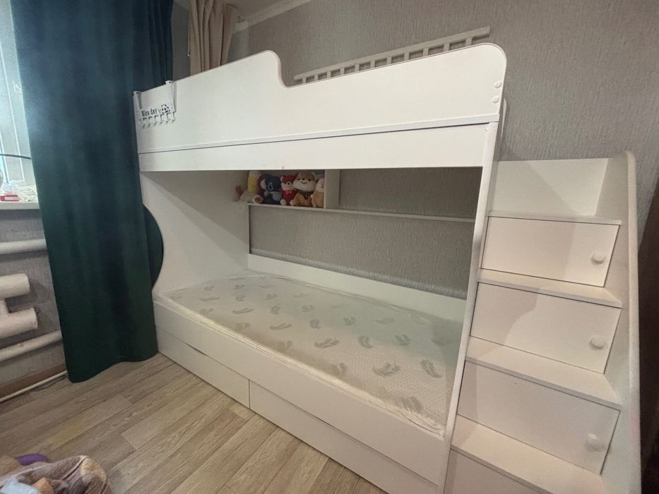 Продам двухъярусную кровать