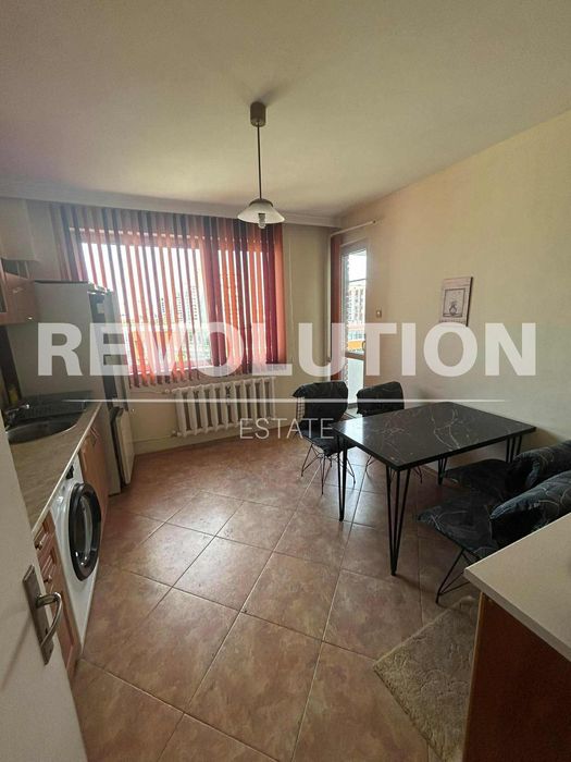 Дава се под наем Тристаен апартамент в Пловдив, Център - 65 кв.м за 475 € - Снимка #1