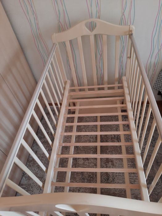 Продам  манеж  с маятником