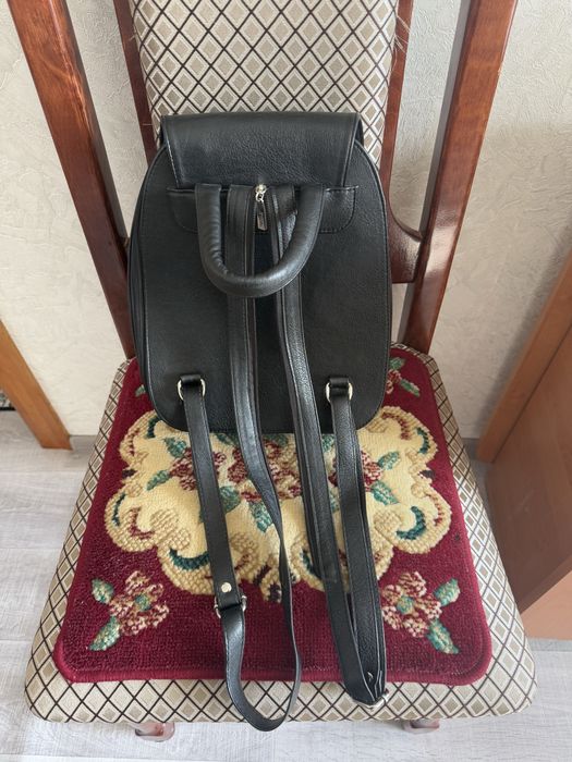 Продам кожаный рюкзак.