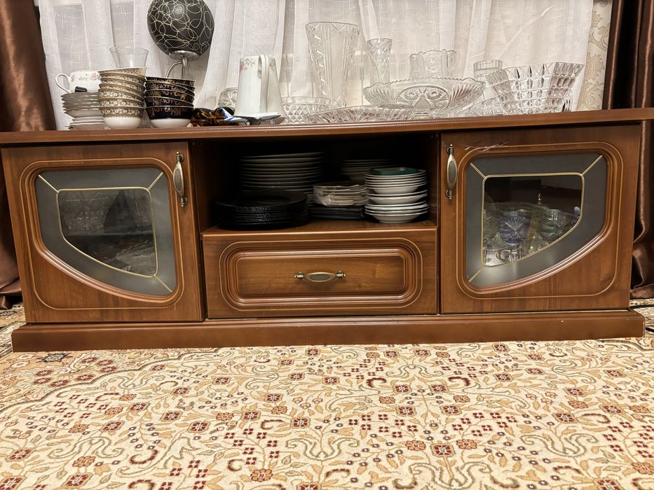 Мебельный гарнитур. Дерево. Кухня.