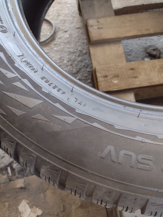 Топ състояние 2бр.235/60/18 Nokian S2 SUV dot4724