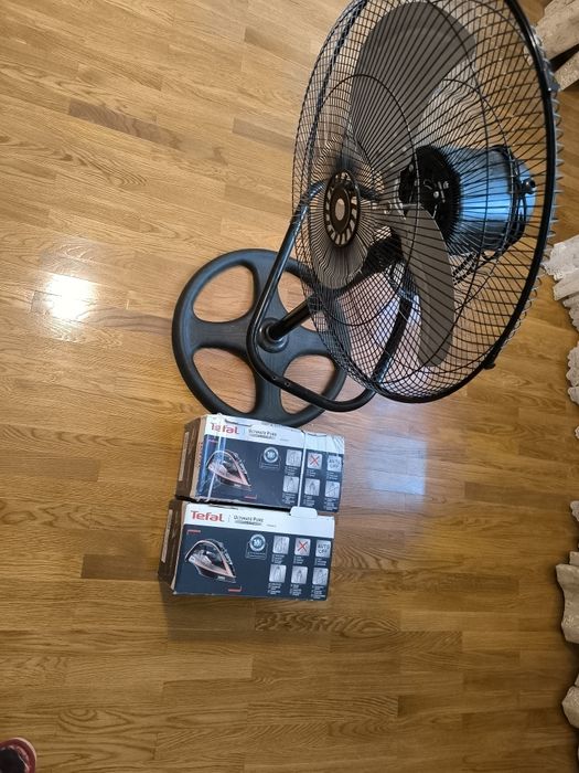 продается утюг Tefal