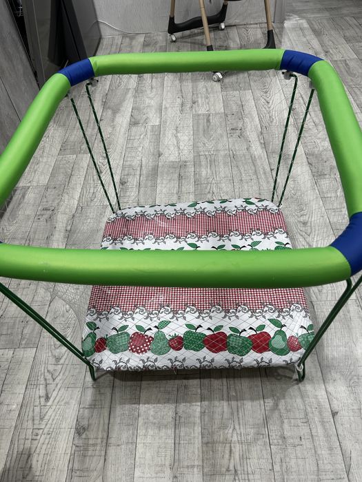 Продам манеж в хорошем состоянии детсад самовывоз