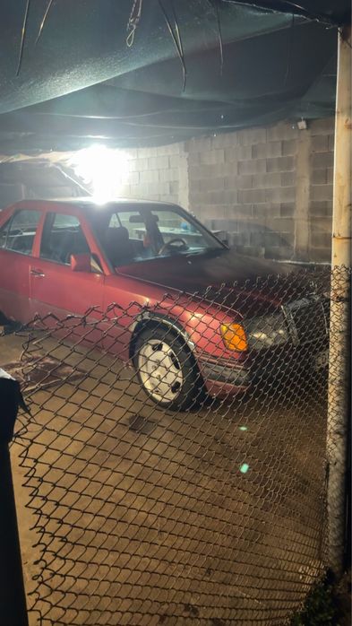 Mercedes w124 230E automatic на части или цяла
