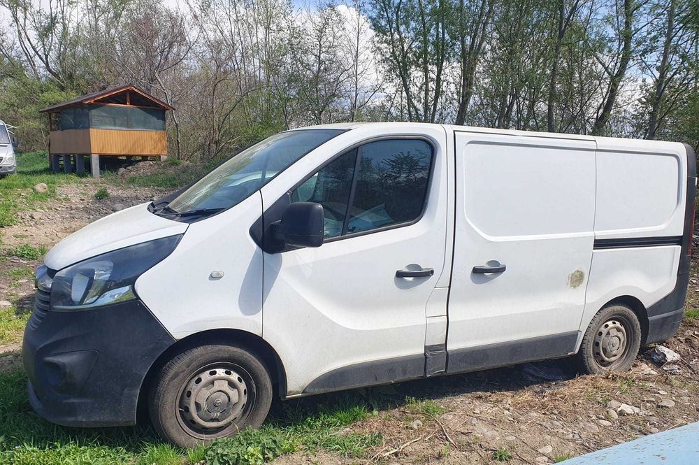 Dezmembrez Opel Vivaro 1.6 cdti 2014