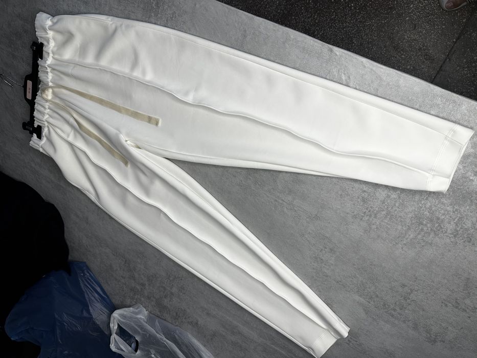 Pantaloni lungi albi by Petroianu