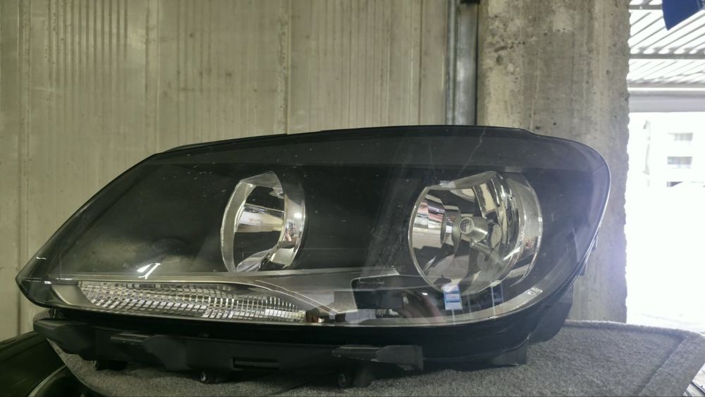 Фар ляв VW Touran II 2010-2015