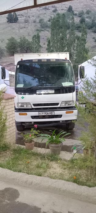 10тнли исузи сотилади. 150тали 4та метан болон. Шиналар 90%