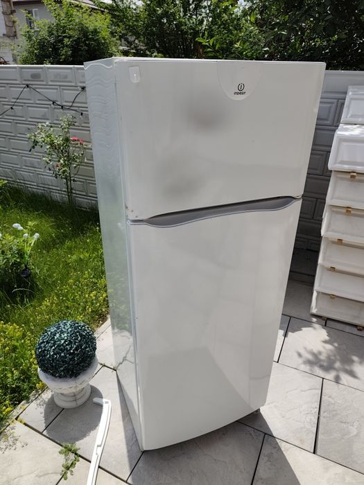 Frigider indesit