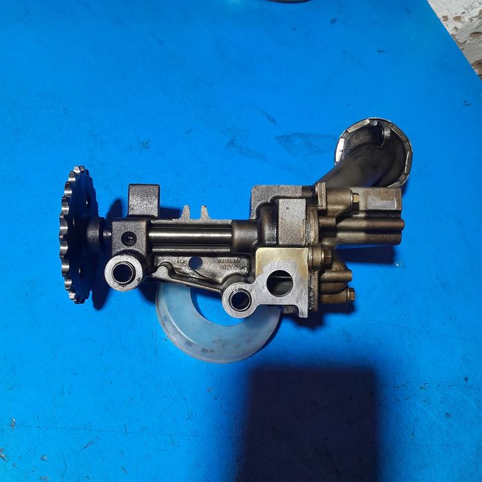 Продам Масленни насос в оригиналье