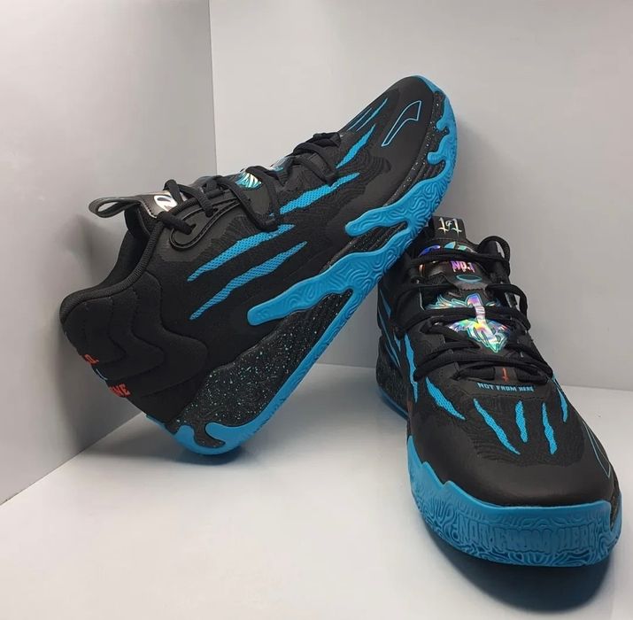 Баскетболни Кецове Puma MB 3.0 

Чисто нови с кутия 

Размер 47 стелка