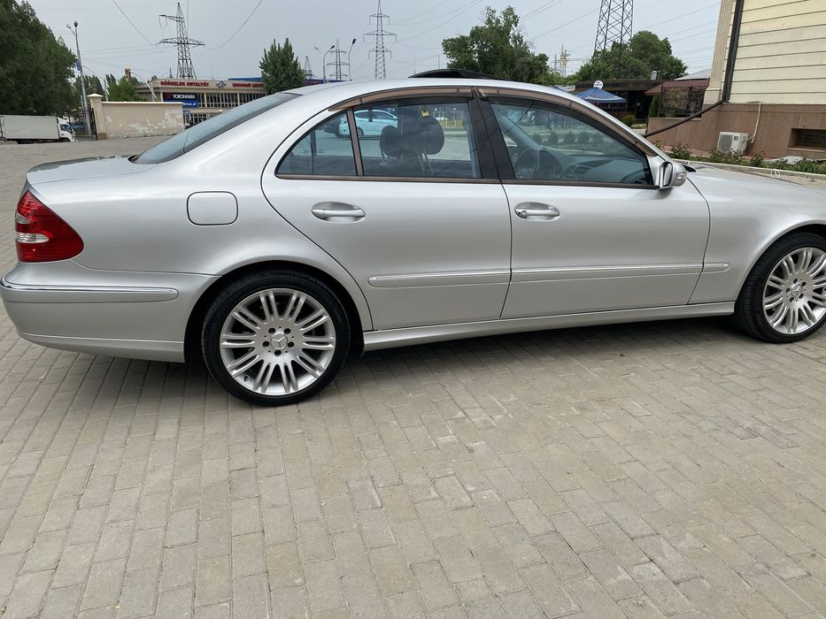 Продам оригинальные ветровики w211