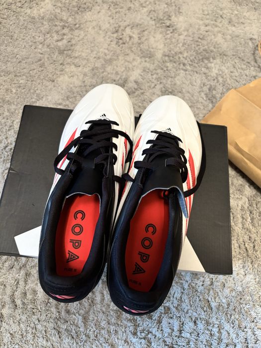 Продам бутсы Адидас оригинал !