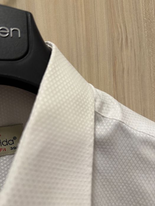 Мъжки черен костюм с риза