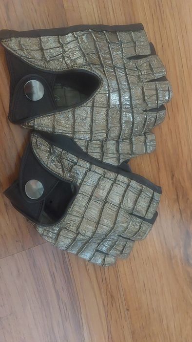 Кожаные перчатки- митенки.