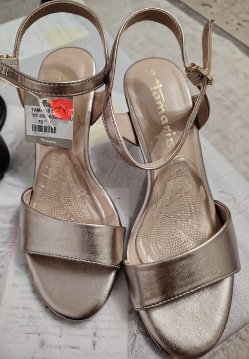 Басаножки женские летние с каблуком . Цвет серебристый.