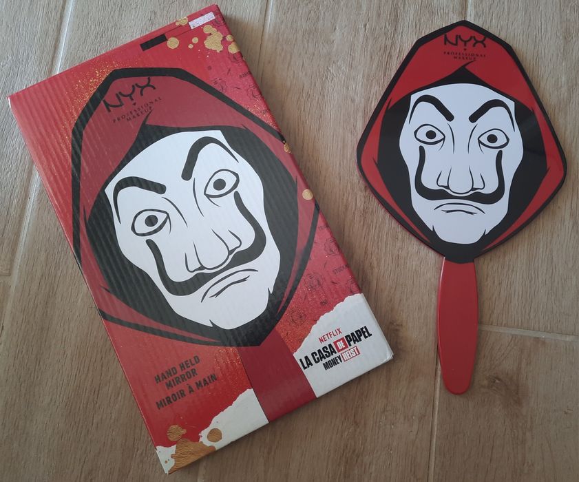Професионално огледало на Nyx Professional Makeup- LA CASA DE PAPEL