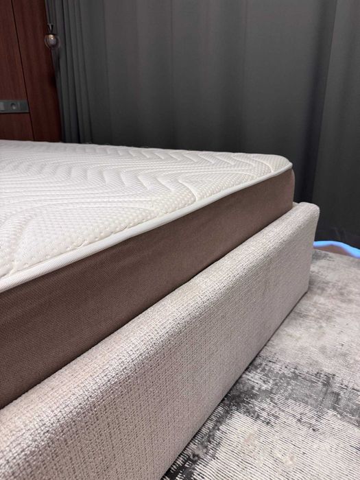 Продаю беспружинный матрас SLEEPVIP 200x160