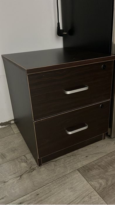 Продам прикроватную тумбу