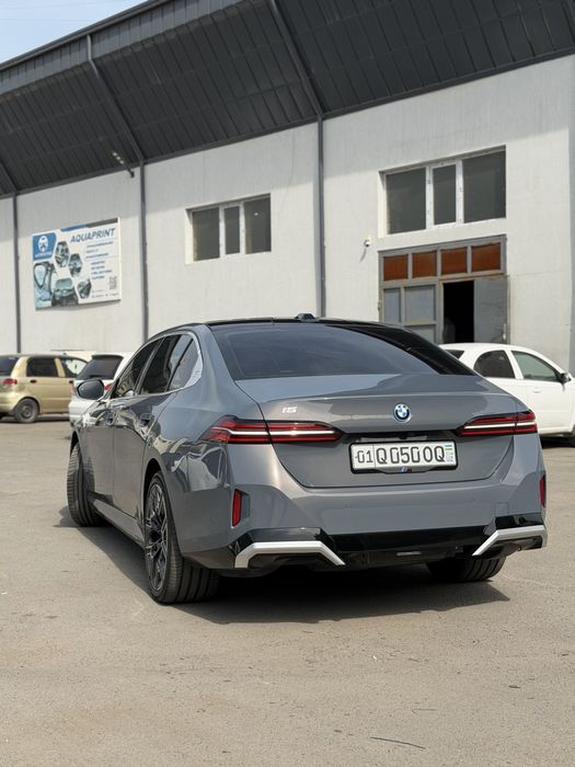 Arenda(nasiya savdo)BMW i5 40Long probeg 21.500 elektr 2024-yil