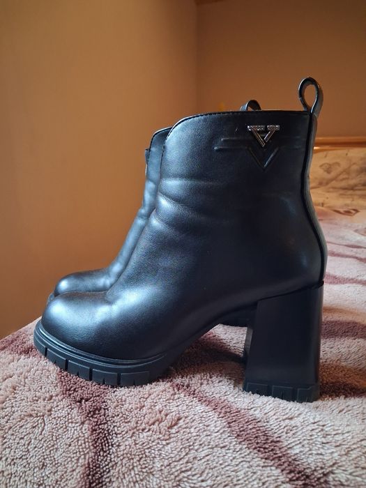 Нови боти с дебел ток