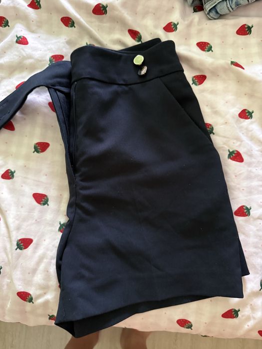 Къси официални панталонки H&M