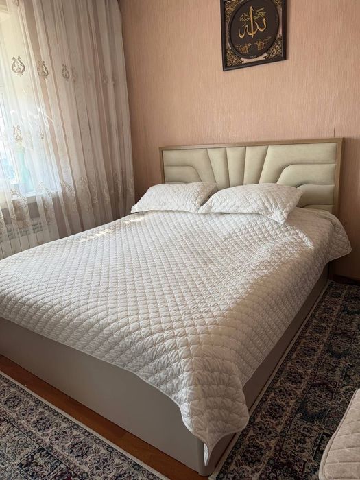 Продаю спальный гарнитур