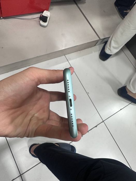 iPhone 11.