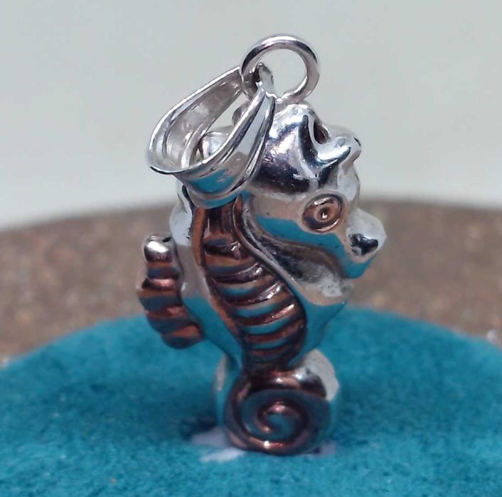 Pandantiv „căluț de mare” din argint 925 – bicolor