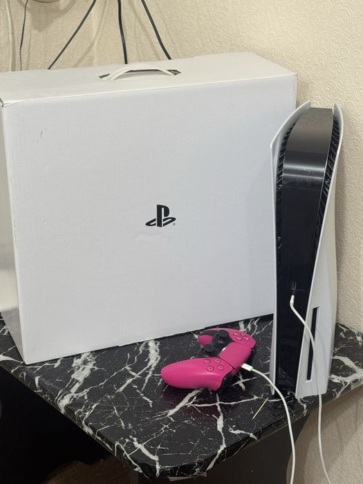 Продам Playstation 5 срочно