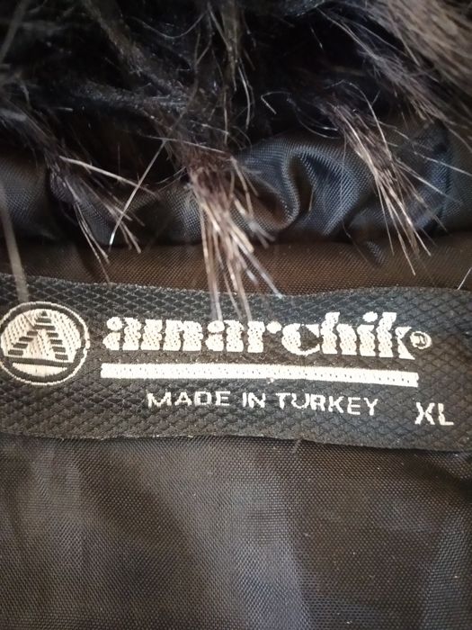 Туретски куртка сотилади ранги кора