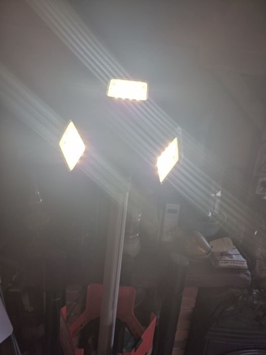 Turn de iluminat Milwaukee