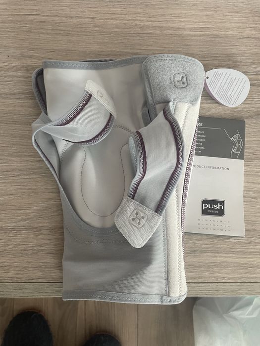 Наколенка care Knee Brace - нова