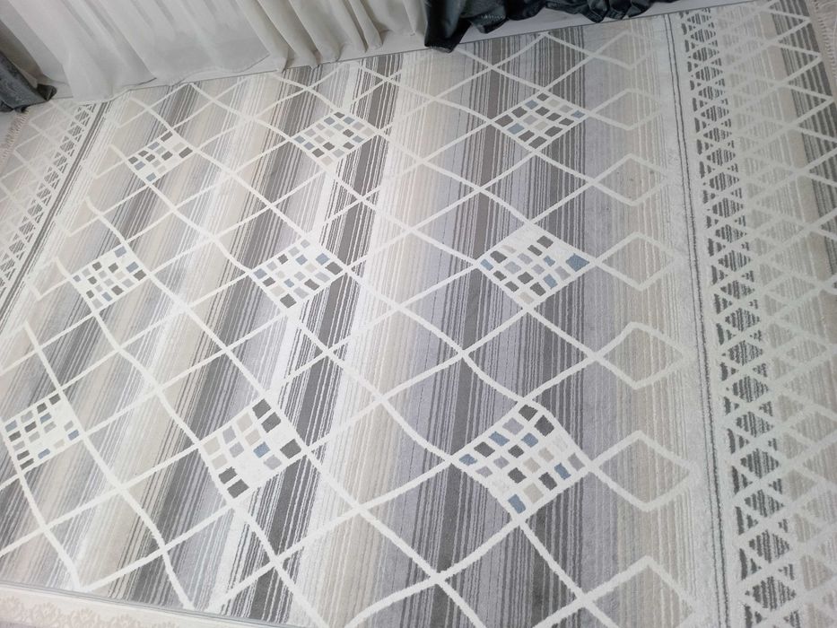 Продам ковёр 2×3