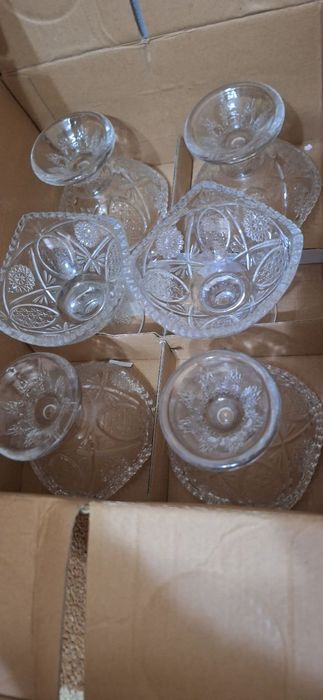 Продаётся стеклянные канфетница 10 штук