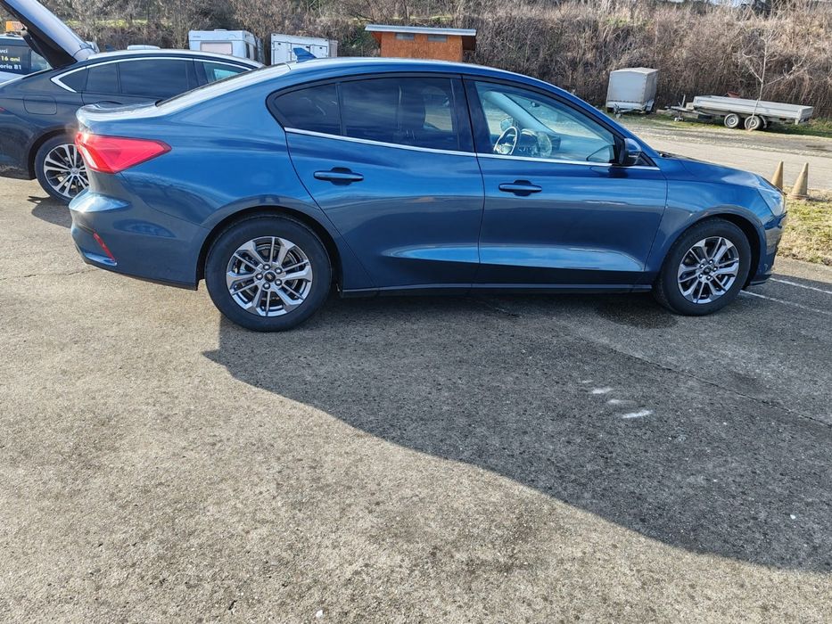 FORD Focus 2023 — imagine 5