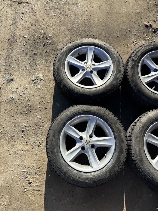 Продам комплект резины с дисками